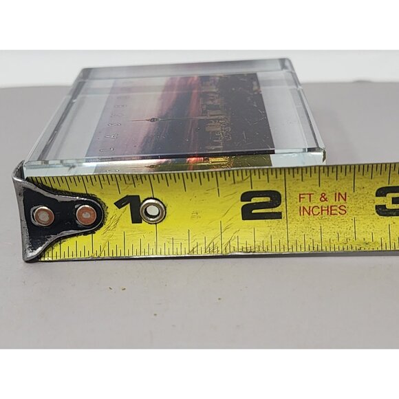 Vintage Las Vegas Skyline Acrylic Paperweight With Stunning Cityscape‎ Design - Picture 8 of 9